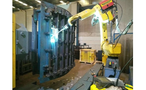 機(jī)器人焊接與人工焊接相比的優(yōu)勢(shì)